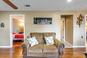 Pet-friendly Victoria Home - Kayak, Fish & Golf!