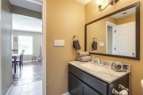 Pet-friendly Victoria Home - Kayak, Fish & Golf!