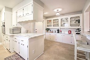 Hot Springs Home: Walk to Oaklawn!