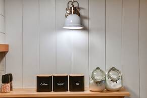 Hilltop Walton Getaway With Picturesque Views!