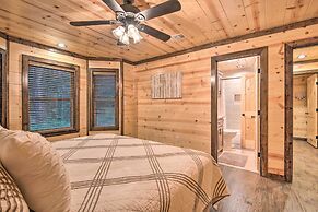 Large Upscale Cabin: Hot Tub, Fire Pit, Pool Table