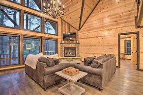 Large Upscale Cabin: Hot Tub, Fire Pit, Pool Table