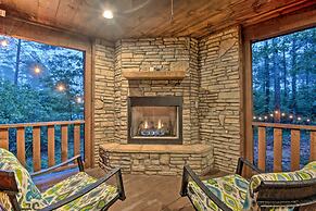 Large Upscale Cabin: Hot Tub, Fire Pit, Pool Table