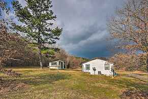 Hodgen Cottage on 650 Acres, Cozy & Scenic