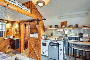 Tiny Cabin w/ Outdoor Dining Area - Near Keystone!