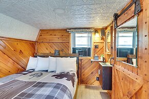 Tiny Cabin w/ Outdoor Dining Area - Near Keystone!