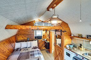 Tiny Cabin w/ Outdoor Dining Area - Near Keystone!