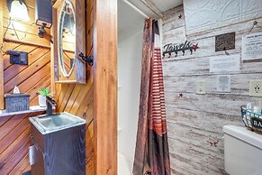 Tiny Cabin w/ Outdoor Dining Area - Near Keystone!