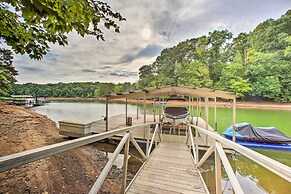 Townville Lakefront Cottage w/ Private Dock!
