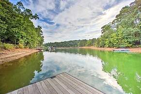 Townville Lakefront Cottage w/ Private Dock!