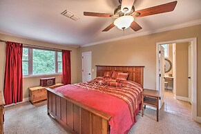 Townville Lakefront Cottage w/ Private Dock!