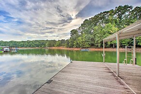 Townville Lakefront Cottage w/ Private Dock!