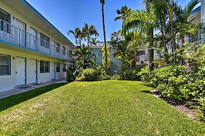 Luxe Naples Escape: Walk to Beach & Downtown!