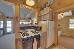 Palmyra Cottage w/ Deck on Whites Pond!