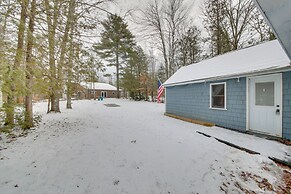 Palmyra Cottage w/ Deck on Whites Pond!
