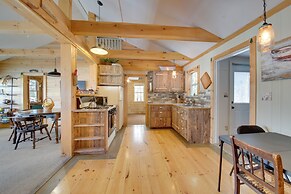 Palmyra Cottage w/ Deck on Whites Pond!