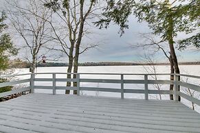 Palmyra Cottage w/ Deck on Whites Pond!