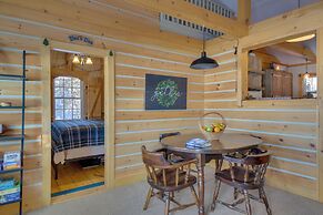 Palmyra Cottage w/ Deck on Whites Pond!