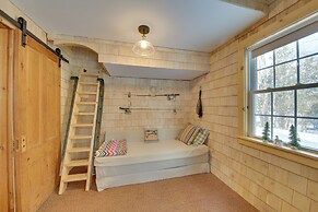 Palmyra Cottage w/ Deck on Whites Pond!