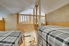 Palmyra Cottage w/ Deck on Whites Pond!