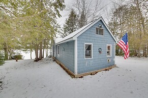 Palmyra Cottage w/ Deck on Whites Pond!