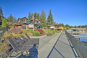 Lake Lovers Oasis: Hot Tub & Mt Rainier View!