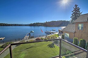 Lake Lovers Oasis: Hot Tub & Mt Rainier View!
