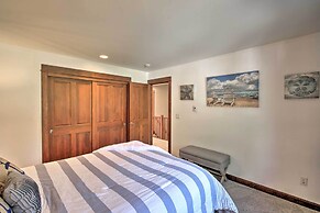 Lake Lovers Oasis: Hot Tub & Mt Rainier View!