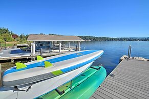 Lake Lovers Oasis: Hot Tub & Mt Rainier View!