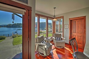 Lake Lovers Oasis: Hot Tub & Mt Rainier View!