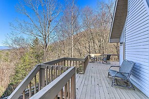 Family-friendly Murphy Cabin w/ Deck & Fire Pit!