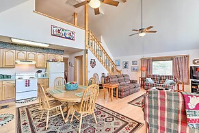 Family-friendly Murphy Cabin w/ Deck & Fire Pit!
