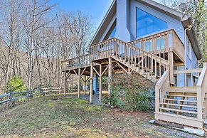 Family-friendly Murphy Cabin w/ Deck & Fire Pit!