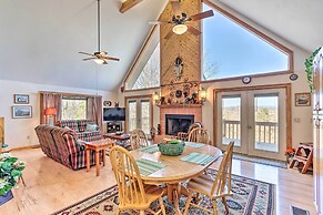 Family-friendly Murphy Cabin w/ Deck & Fire Pit!