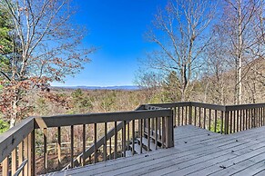 Family-friendly Murphy Cabin w/ Deck & Fire Pit!