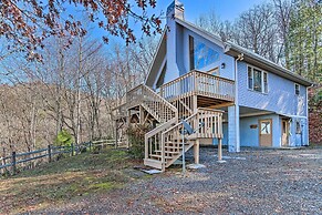 Family-friendly Murphy Cabin w/ Deck & Fire Pit!