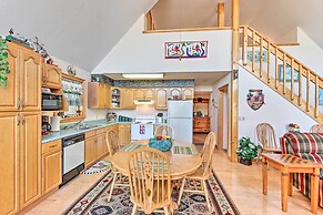 Family-friendly Murphy Cabin w/ Deck & Fire Pit!