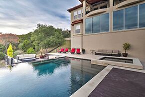 Chic Villa w/ Infinity Pool: 10 Mi to Downtown!