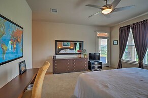 Chic Villa w/ Infinity Pool: 10 Mi to Downtown!