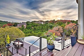 Chic Villa w/ Infinity Pool: 10 Mi to Downtown!