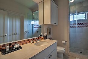 Chic Villa w/ Infinity Pool: 10 Mi to Downtown!