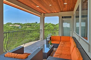 Chic Villa w/ Infinity Pool: 10 Mi to Downtown!