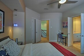 Chic Villa w/ Infinity Pool: 10 Mi to Downtown!