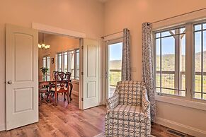 Mountain Refuge w/ View, 12 Mi to Asheville!