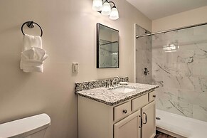 Mountain Refuge w/ View, 12 Mi to Asheville!