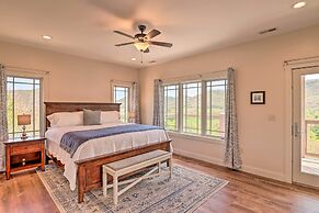 Mountain Refuge w/ View, 12 Mi to Asheville!