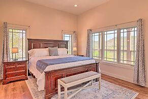 Mountain Refuge w/ View, 12 Mi to Asheville!