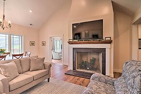 Mountain Refuge w/ View, 12 Mi to Asheville!