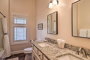 Mountain Refuge w/ View, 12 Mi to Asheville!