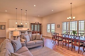 Mountain Refuge w/ View, 12 Mi to Asheville!